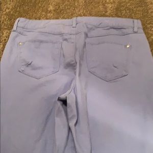 Gloria Vanderbilt Periwinkle Capris 